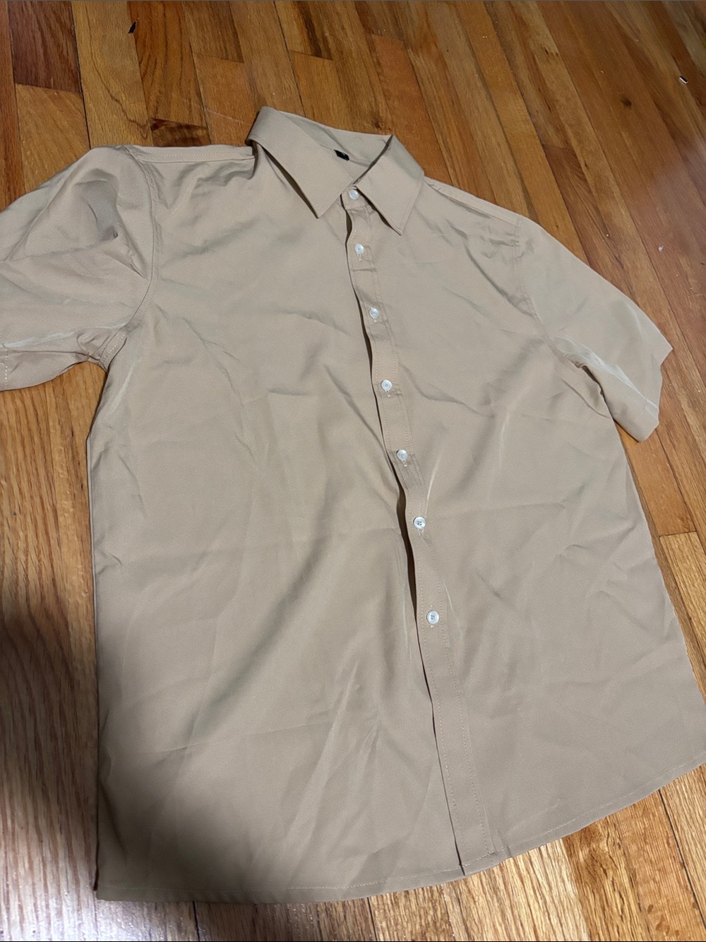 Men's Short-Sleeve Button-Up Shirt in Tan